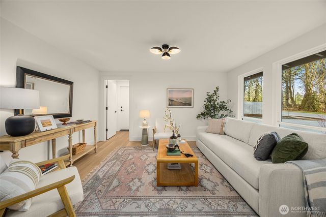 18843 168th Avenue NE, Woodinville, WA 98072