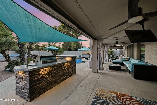 780 S PINEVIEW Drive, Chandler, AZ 85226