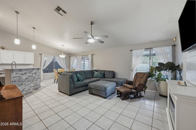 780 S PINEVIEW Drive, Chandler, AZ 85226