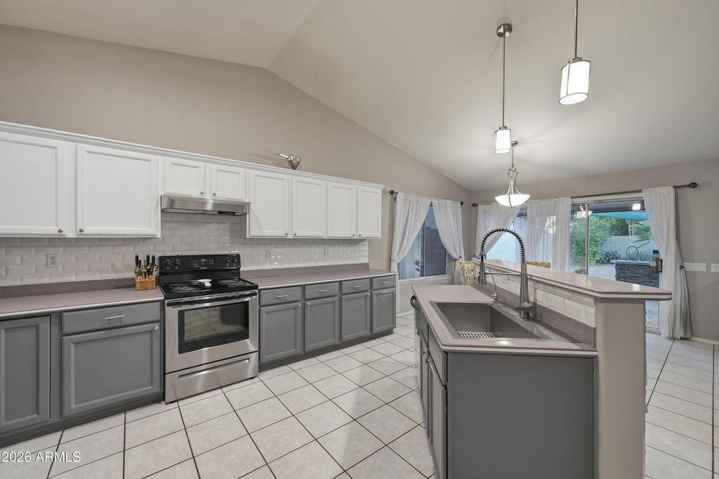 780 S PINEVIEW Drive, Chandler, AZ 85226 — photo 4