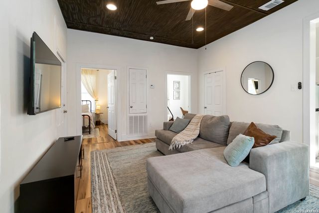 208 COLEMAN ST, San Antonio, TX 78208