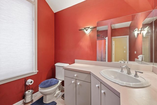 2 Grove St, Framingham, MA 01701