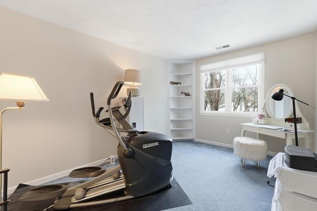 2 Grove St, Framingham, MA 01701