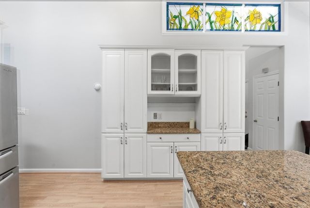 2 Grove St, Framingham, MA 01701