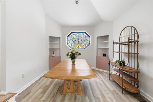 2 Grove St, Framingham, MA 01701