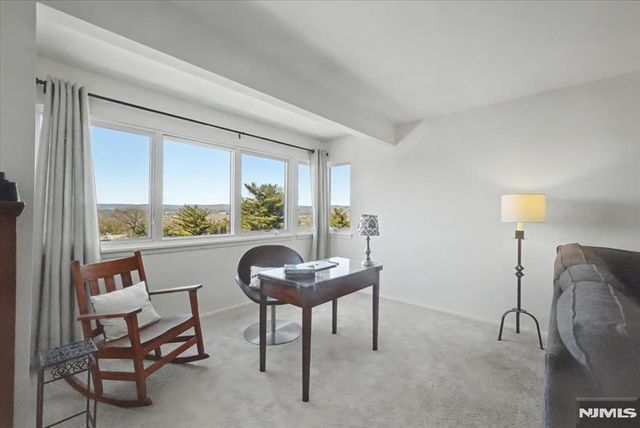 218 Indian Hollow Court, Mahwah, NJ 07430