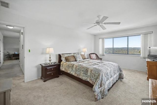 218 Indian Hollow Court, Mahwah, NJ 07430