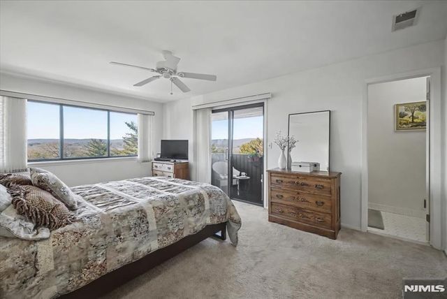 218 Indian Hollow Court, Mahwah, NJ 07430