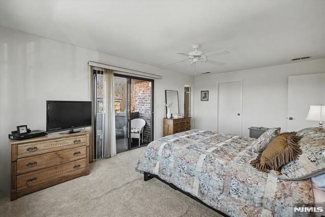 218 Indian Hollow Court, Mahwah, NJ 07430