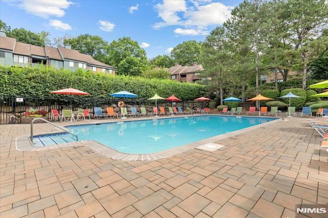 218 Indian Hollow Court, Mahwah, NJ 07430
