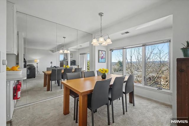 218 Indian Hollow Court, Mahwah, NJ 07430