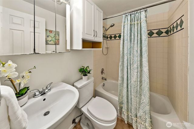 2126 N 86th Street, Seattle, WA 98103