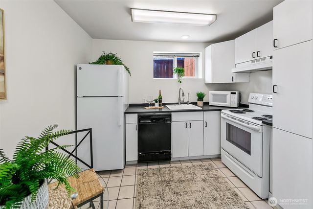 2126 N 86th Street, Seattle, WA 98103