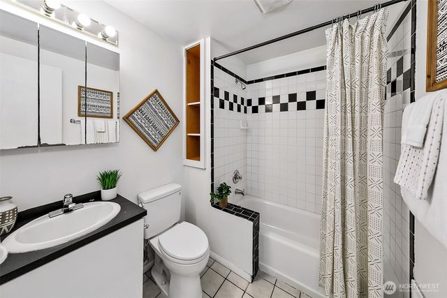 2126 N 86th Street, Seattle, WA 98103