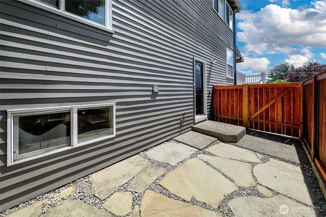2126 N 86th Street, Seattle, WA 98103