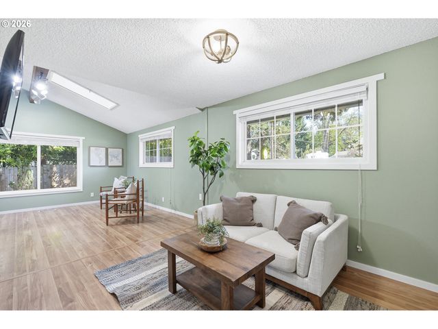 13525 Sw 24TH St, Beaverton, OR 97008