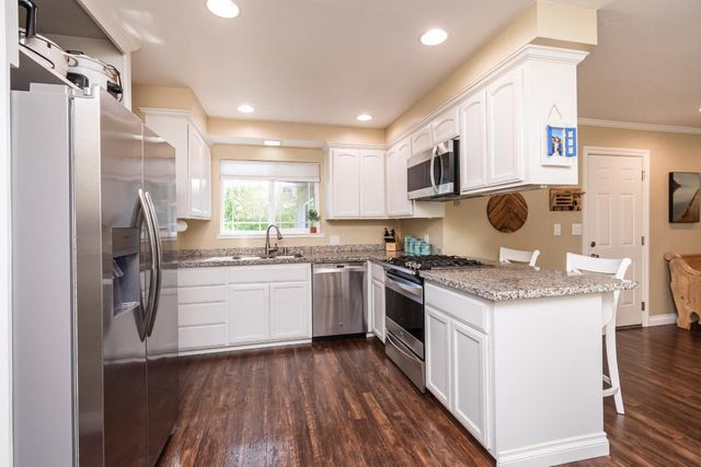 8377 Seeno Ave, Granite Bay, CA 95746