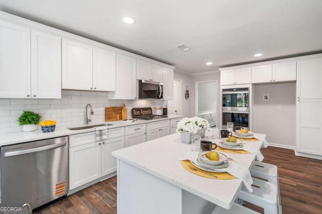 745 Princeton Mill Run, Marietta, GA 30068