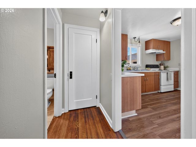 3041 ELMIRA Rd, Eugene, OR 97402