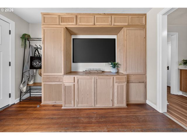 3041 ELMIRA Rd, Eugene, OR 97402