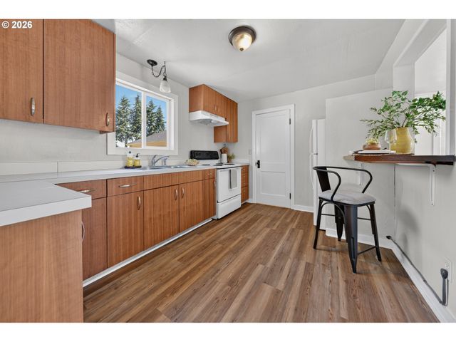 3041 ELMIRA Rd, Eugene, OR 97402