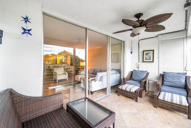 3505 Oaks Way 301, Pompano Beach, FL 33069