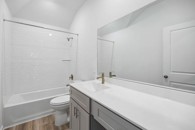634 Amber Falls Drive, Montgomery, TX 77356