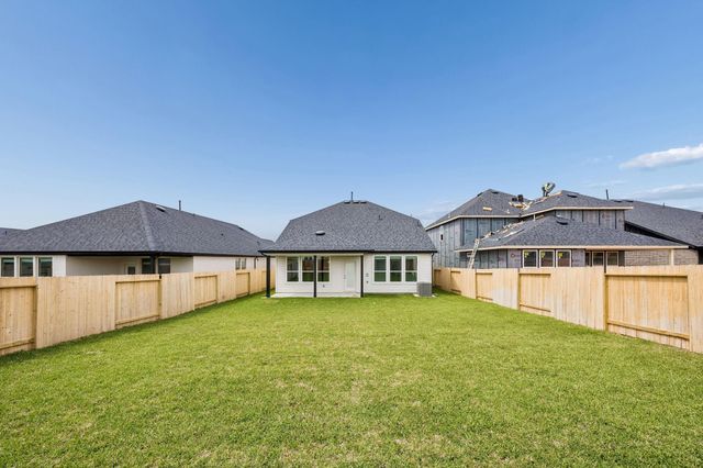 634 Amber Falls Drive, Montgomery, TX 77356