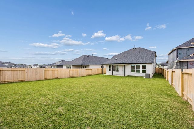 634 Amber Falls Drive, Montgomery, TX 77356