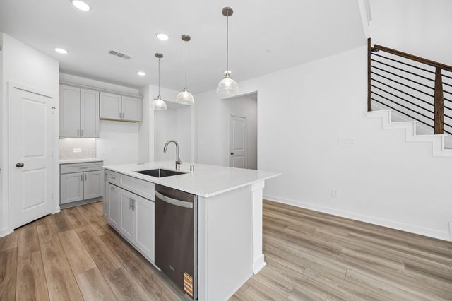 634 Amber Falls Drive, Montgomery, TX 77356