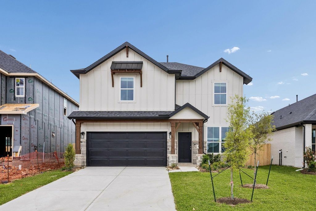634 Amber Falls Drive, Montgomery, TX 77356