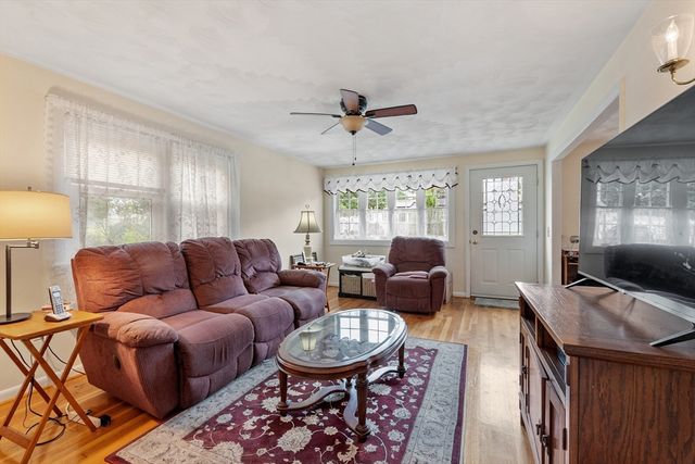 55 Lisa Dr, Leominster, MA 01453
