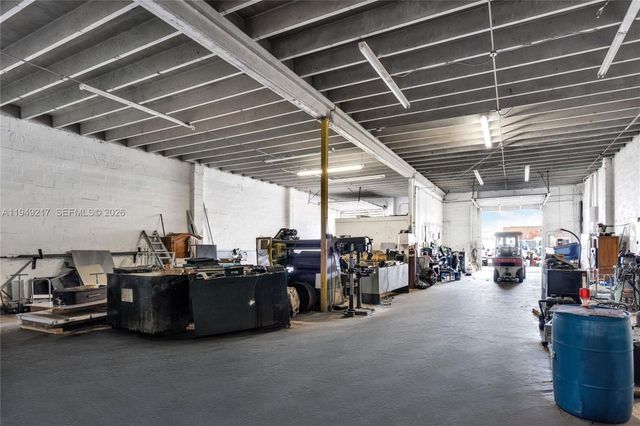 3904 NW 32nd Ave, Miami, FL 33142