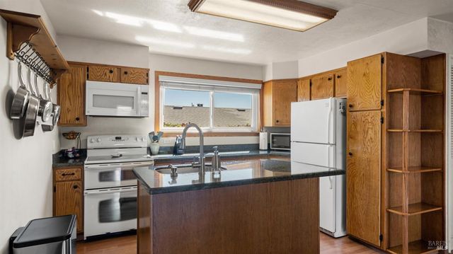 2048 E 3rd St, Benicia, CA 94510