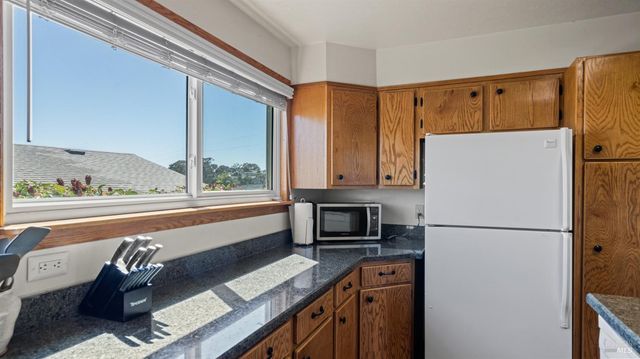2048 E 3rd St, Benicia, CA 94510