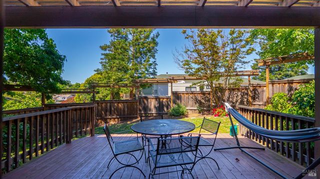 2048 E 3rd St, Benicia, CA 94510