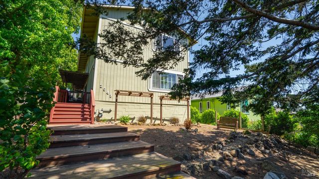 2048 E 3rd St, Benicia, CA 94510