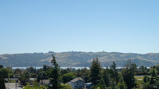 2048 E 3rd St, Benicia, CA 94510