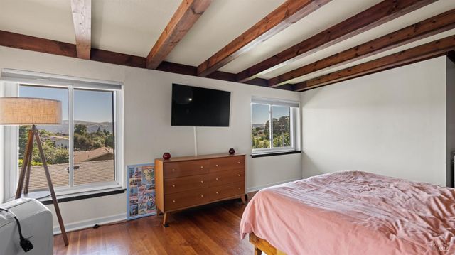 2048 E 3rd St, Benicia, CA 94510