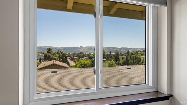2048 E 3rd St, Benicia, CA 94510