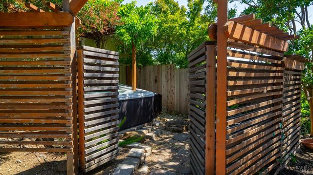2048 E 3rd St, Benicia, CA 94510