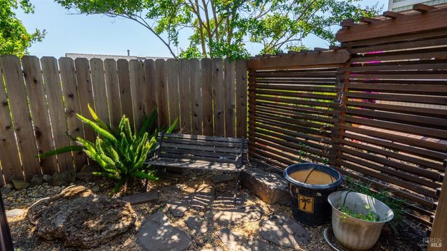 2048 E 3rd St, Benicia, CA 94510