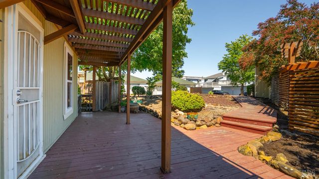 2048 E 3rd St, Benicia, CA 94510