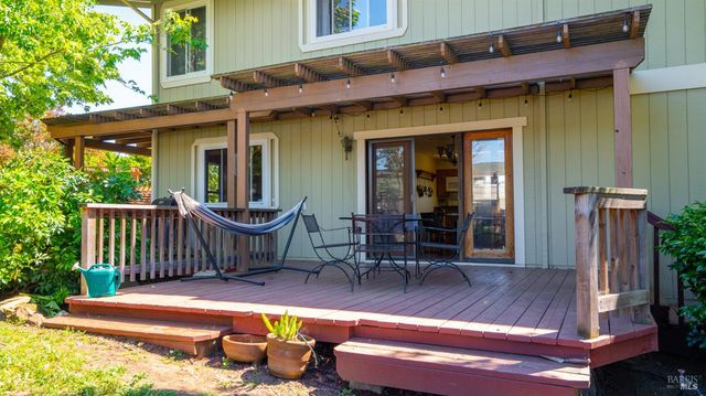 2048 E 3rd St, Benicia, CA 94510
