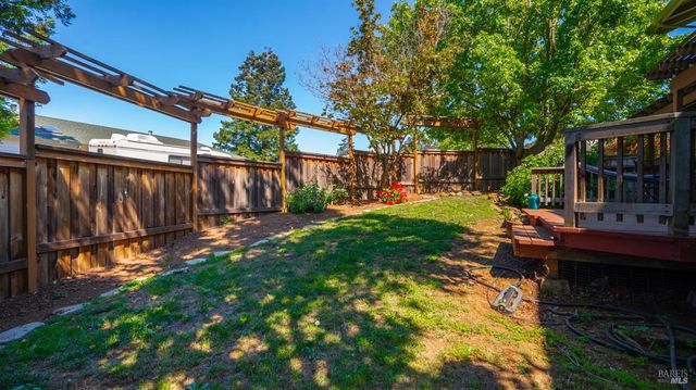 2048 E 3rd St, Benicia, CA 94510