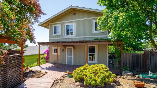 2048 E 3rd St, Benicia, CA 94510