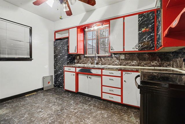 683 Capital Avenue, Battle Creek, MI 49017