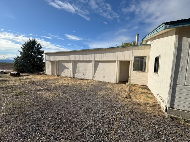 25991 Cir Bell Road, Fall River Mills, CA 96028