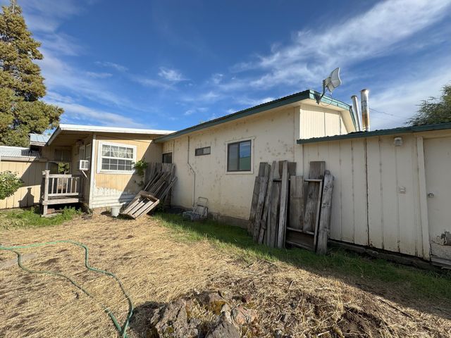 25991 Cir Bell Road, Fall River Mills, CA 96028