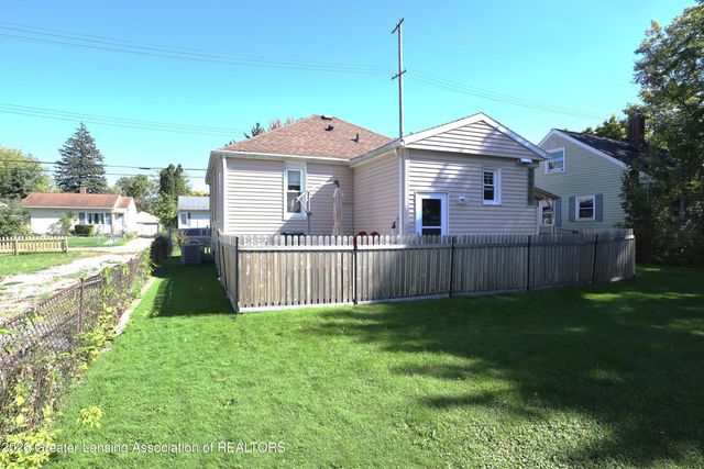 2306 Teel Avenue, Lansing, MI 48910
